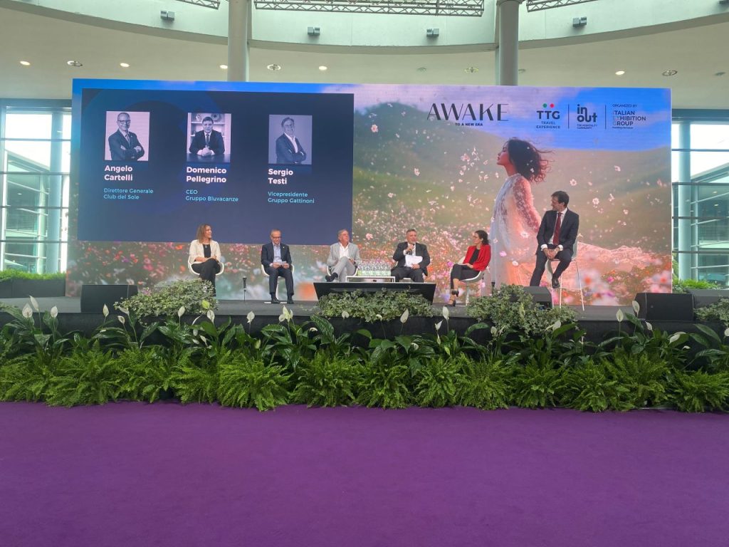 Turismo organizzato in crescita, mentre il mercato dei viaggi rimane stagnante per gli italiani.
