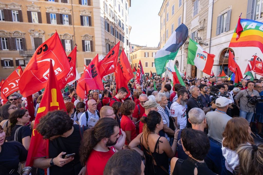 Il sindacato Cgil denuncia un attacco alle navi civili, coinvolgenti cittadini italiani, come un...