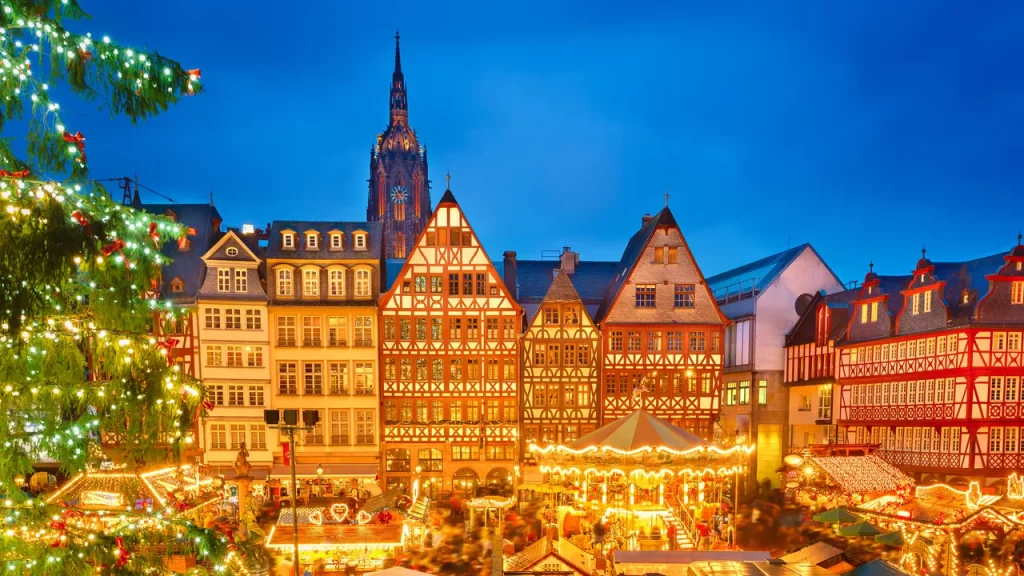 Il Christkindlesmarkt di Norimberga è una celebrazione di tradizione e cultura ricca di storia...