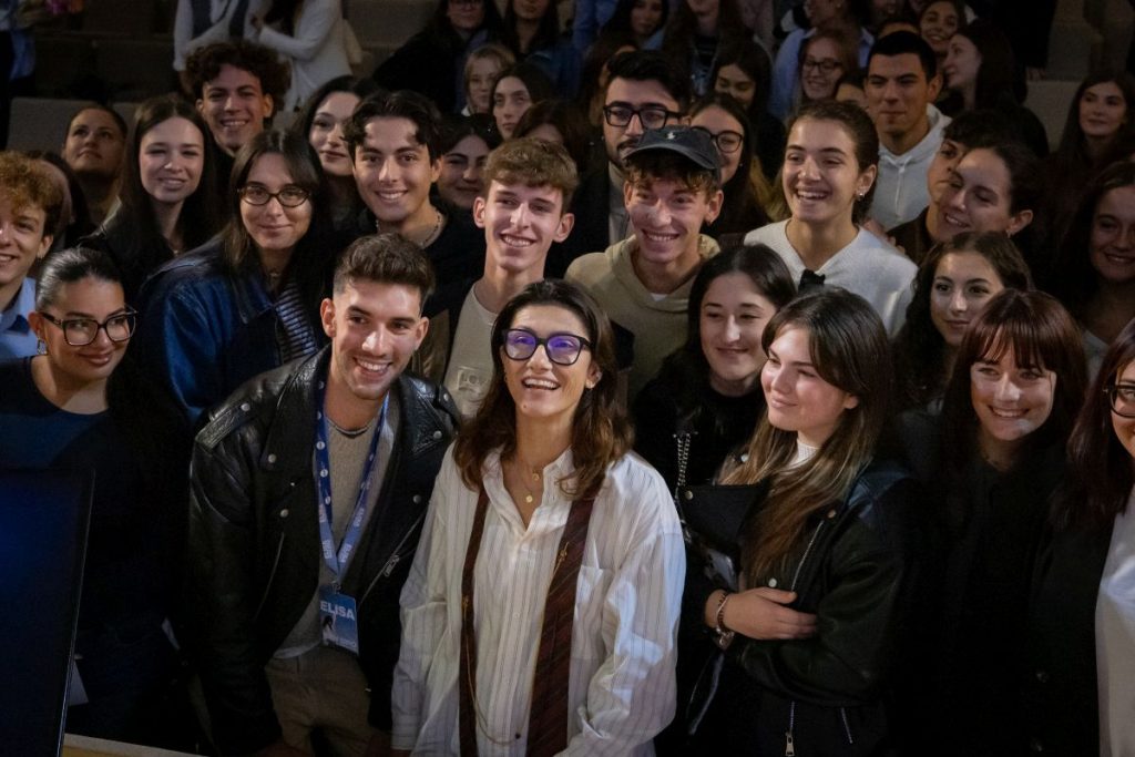 Impatto ambientale del concerto di Elisa a San Siro ridotto del 51,9% grazie a nuove misure.