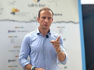 Nave Trieste: Fedriga celebra l’orgoglio della Marina Militare e di Fincantieri.