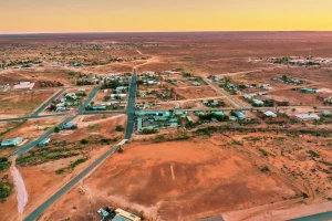 Accordo Sui Minerali Critici Tra Stati Uniti e Australia Il presidente degli Stati Uniti, Donald...