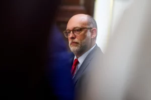 Il Dipartimento dell’Energia annulla progetti da 7,5 miliardi in stati perlopiù democratici.