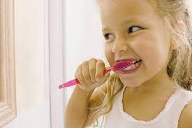 Giornata internazionale bambine e ragazze: Valditara esorta a mantenere la fiducia, UNICEF denuncia violazioni.