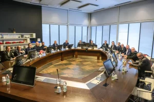 Stellantis: Un Piano Strategico per il Futuro dell’Industria Automobilistica Italiana Rivedere la...