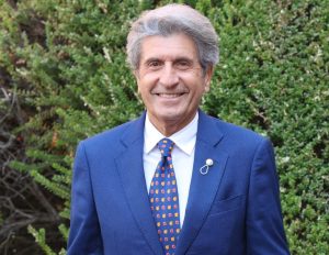 Rai 2: torna “Genitori, che fare?” con Gianni Ippoliti, guida per famiglie moderne