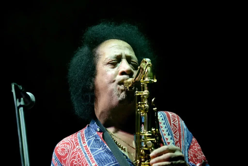 Addio a James Senese, leggenda della musica napoletana, morto a 80 anni