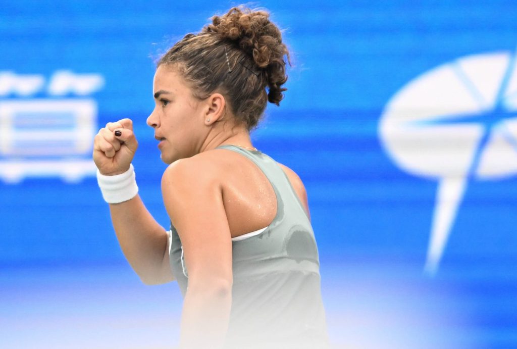 Paolini trionfa su Swiatek e conquista la semifinale al WTA di Wuhan.