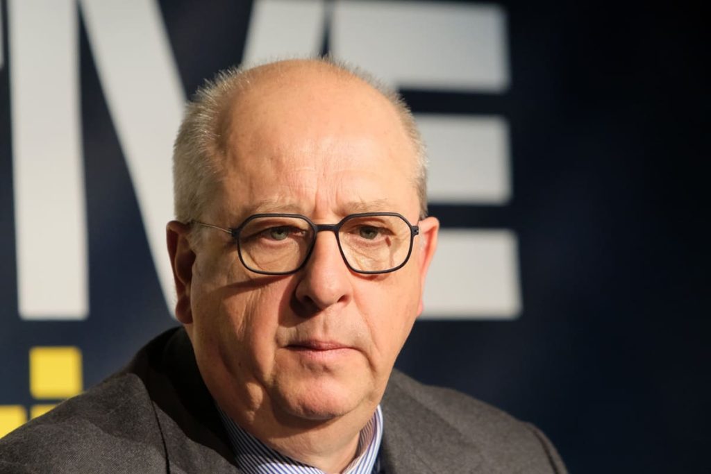 Maserati: Un Futuro Sostenibile e Innovativo per Mirafiori Il Piano Italia di Maserati: Impegni e...