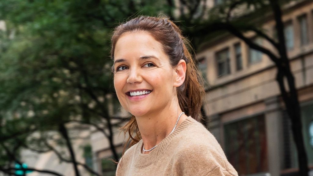 Katie Holmes: il segreto per un look smart casual sempre vincente e trendy.