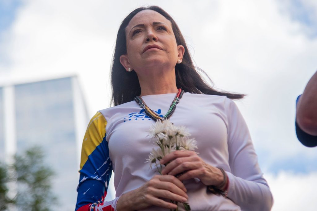 Maria Corina Machado riceve il Premio Nobel per la Pace: un riconoscimento storico.