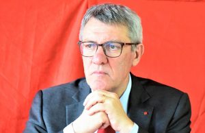 Cgil mobilita 200mila a Roma: Landini critica aumento età pensionabile anziché abolizione Legge Fornero.