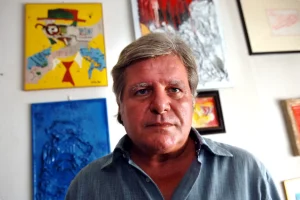 Addio a Mauro Di Francesco, icona del cinema italiano scomparsa a 74 anni