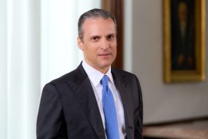 Intesa Sanpaolo guida negli USA con operazioni da 50 miliardi di dollari