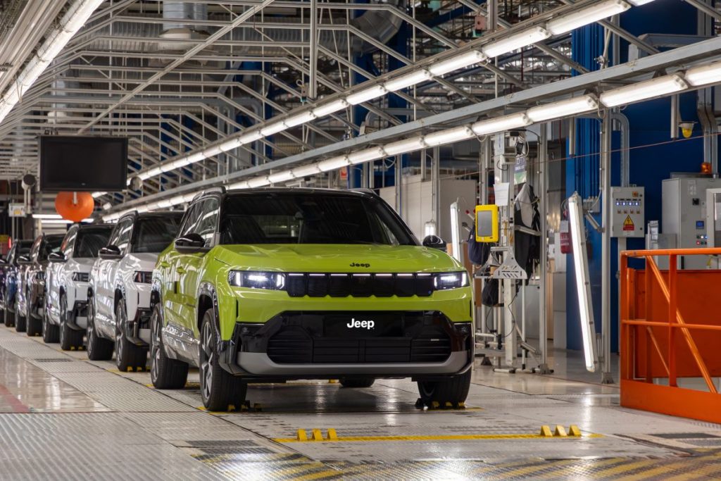 Jeep avvia la produzione della nuova Compass nello stabilimento di Melfi.