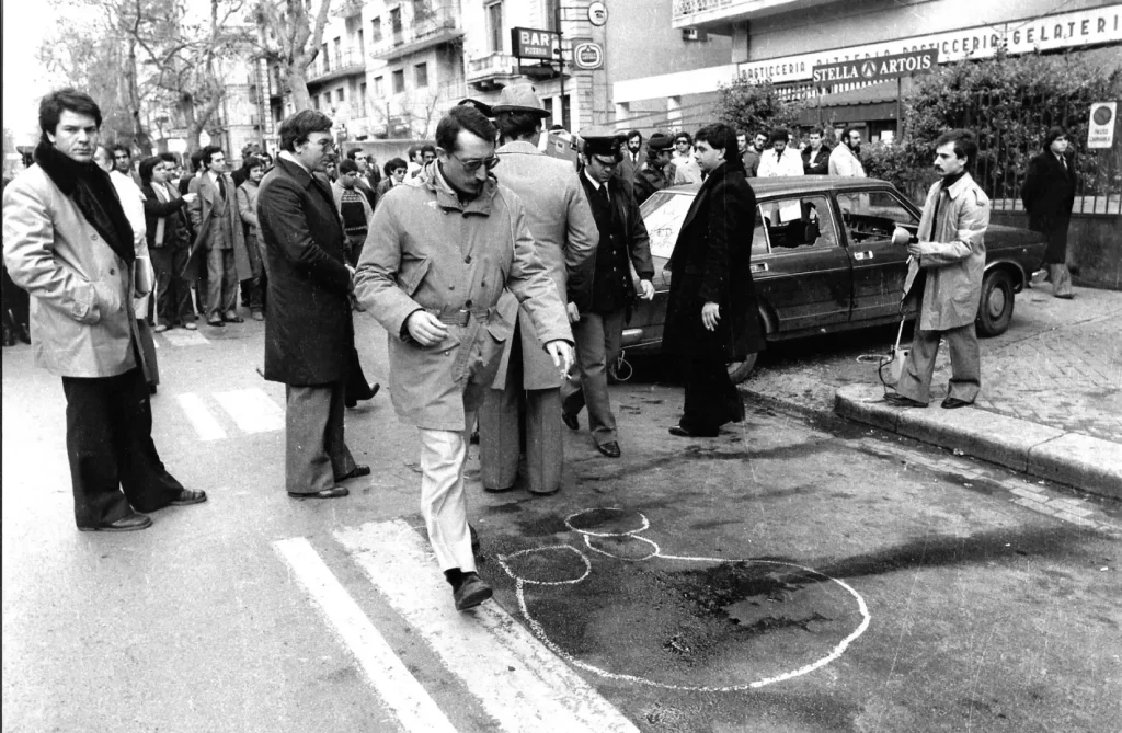 Piersanti Mattarella: ex prefetto ai domiciliari per depistaggio nell’omicidio misterioso.