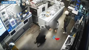 Banda arrestata a Roma: rapinavano tabaccherie e bar, quattro in manette.