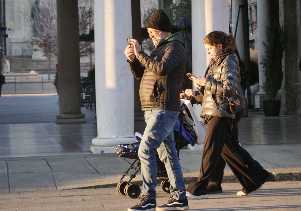 Tre quarti degli adulti in Italia si sentono “bene” o “molto bene”. Scopri di più!