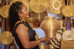 Arte sostenibile: trasformare la creatività in tesori ecologici e innovativi.