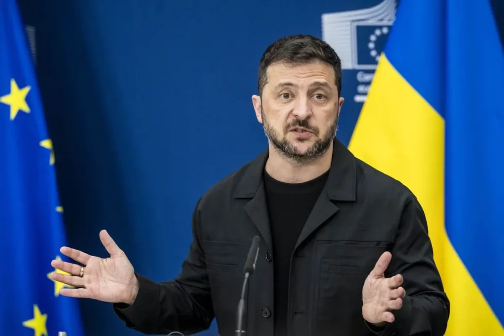 Zelensky propone un muro di droni per difendere l’Europa dalla minaccia russa.