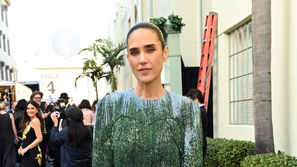 Jennifer Connelly sorprende al Vogue World: Hollywood 2025 Jennifer Connelly ha incantato tutti con...