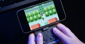 Controller magnetico per smartphone: porta i comandi del Game Boy ovunque con te!