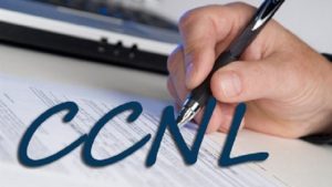 Rinnovo contratto scuola: aumenti di 150 euro, sindacati convocati a novembre per decisioni cruciali.