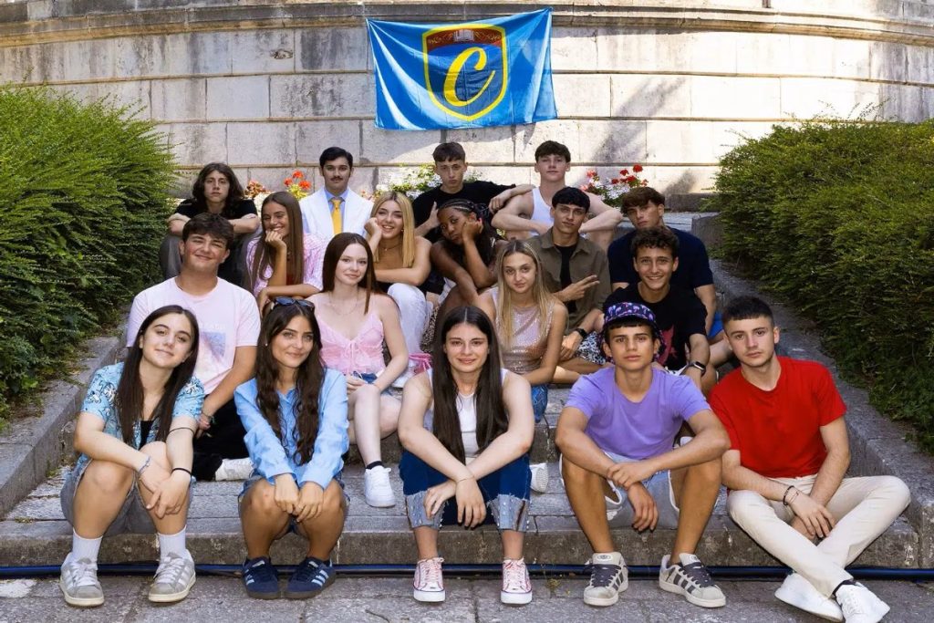 Concorrenti Collegio 9 1990: i 18 allievi tra metallari e aspiranti avvocati