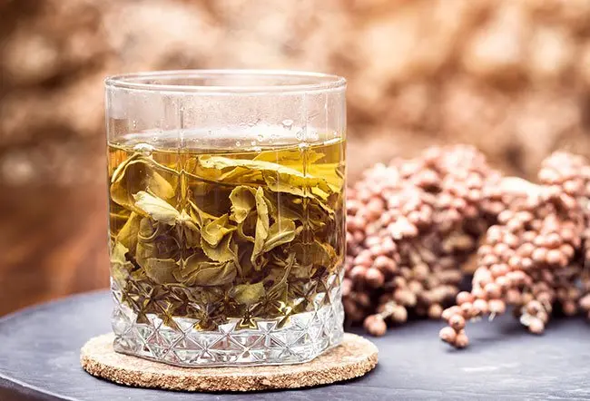 Le tisane detox contengono ingredienti tipici del tè insieme a sostanze che possono risultare...