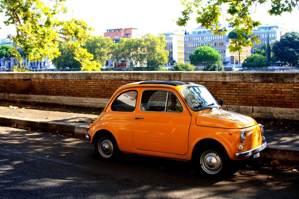 Roma è in fase di trasformazione, con una mobilità in evoluzione influenzata da fattori economici...