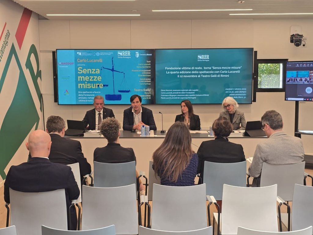 Carlo Lucarelli e Coro Farthan protagonisti a Rimini per la quarta edizione di “Senza mezze misure”.