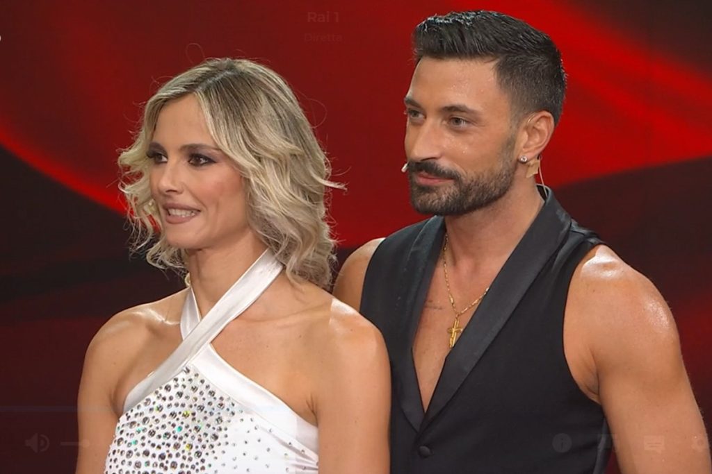 Francesca Fialdini conquista Ballando con le stelle 2025 scatenando però tensioni dietro le quinte...