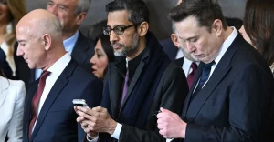 Un gruppo di cinque senatori statunitensi, tra cui Elizabeth Warren (D-MA), Ron Wyden (D-OR), Bernie...