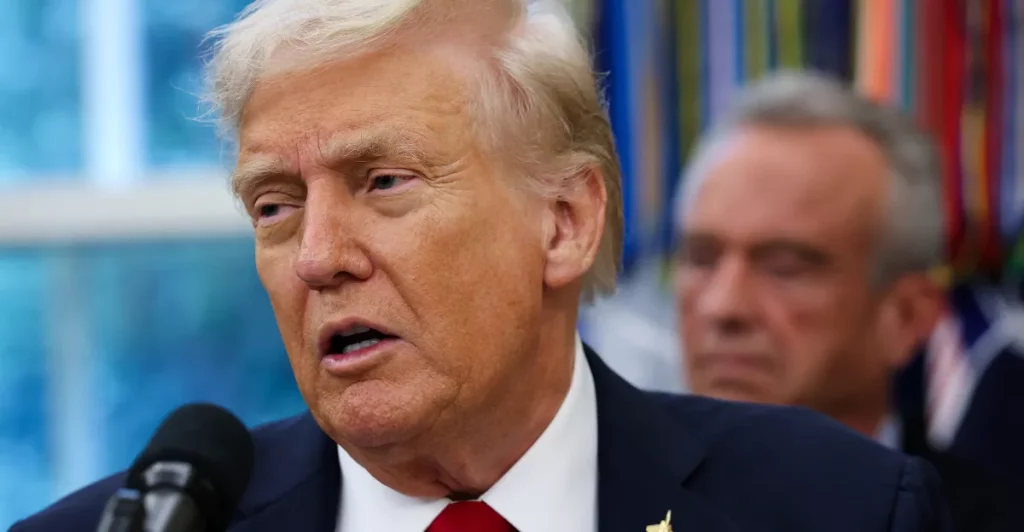 Trump propone TrumpRx, un portale sconti per ridurre i prezzi dei farmaci.