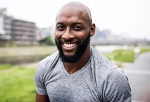 Come Eliminare le Chiazze di Diradamento nella Barba da Alopecia Barbae