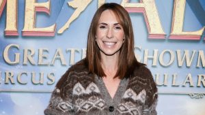 Molti di noi pensano che i jeans bianchi siano un indumento esclusivo per la primavera e l'estate...