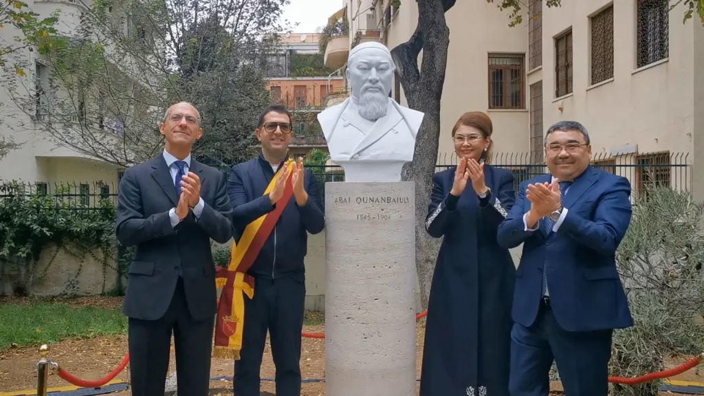 Inaugurato a Roma il busto del poeta Abai: un legame tra Italia e Kazakistan.