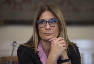 Pd critico su Valditara: torna al programma rigido e limita la libertà degli insegnanti.