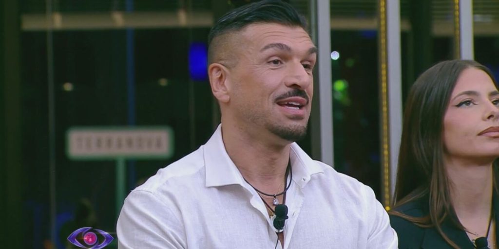 Grande Fratello 2025, Matteo sfida i coinquilini: “Nominatemi” | Video Mediaset