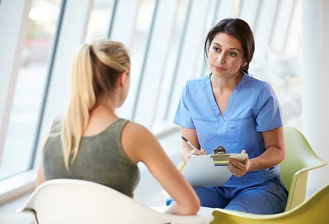 Come affrontare i commenti negativi sul proprio peso: 8 strategie efficaci Ricevere commenti...