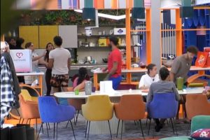 Rissa choc al Grande Fratello: Omer Elomari e Jonas Pepe quasi alle mani, intervengono i concorrenti