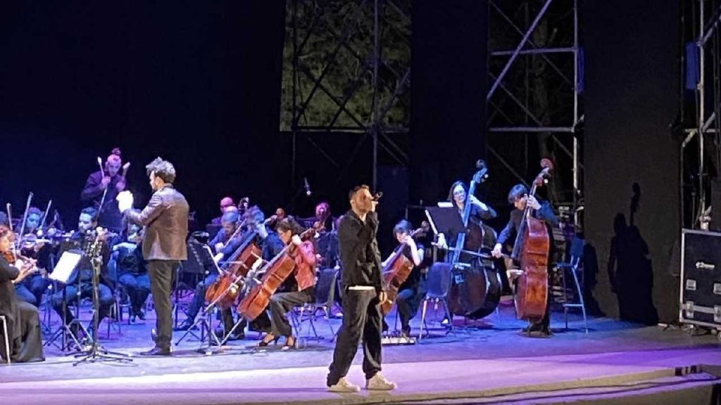 Tour annullato per biglietti invenduti: le nuove date non si terranno