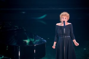 Addio a Ornella Vanoni, icona della musica italiana: camera ardente al Piccolo Teatro Milano
