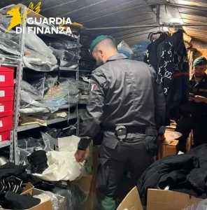 Boutique clandestina scoperta a Cagliari: 37enne denunciato per attività illecita.