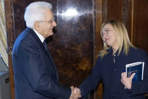 Meloni a Mattarella: “Nessun conflitto, ma dispiacere per le dichiarazioni di Garofani”