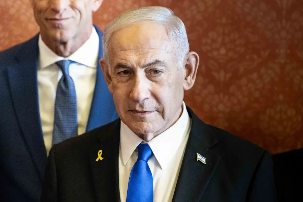 Netanyahu: “Valuterò la grazia, ma non ammetterò le mie responsabilità”