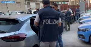 Arrestato 52enne veneziano per produzione di immagini pedopornografiche tramite intelligenza artificiale.