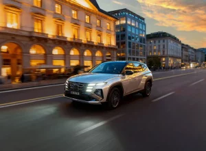 Nuova Tucson Dark Line: “Lascia il segno” con intelligenza artificiale al tuo servizio.