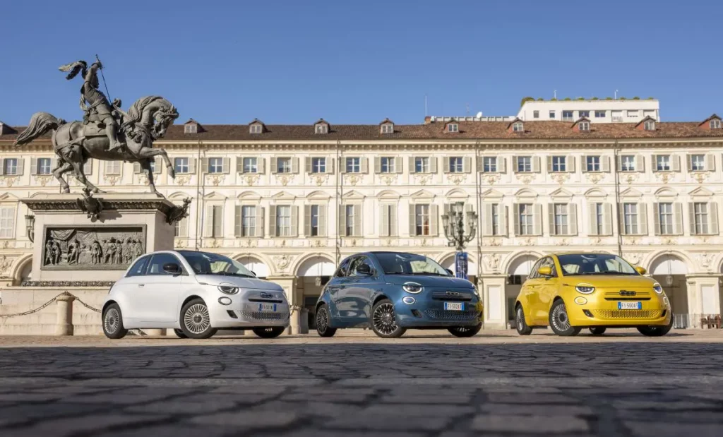 Scopri la Nuova Fiat 500 Hybrid: Eco-friendly, elegante e tecnologica per un futuro sostenibile.