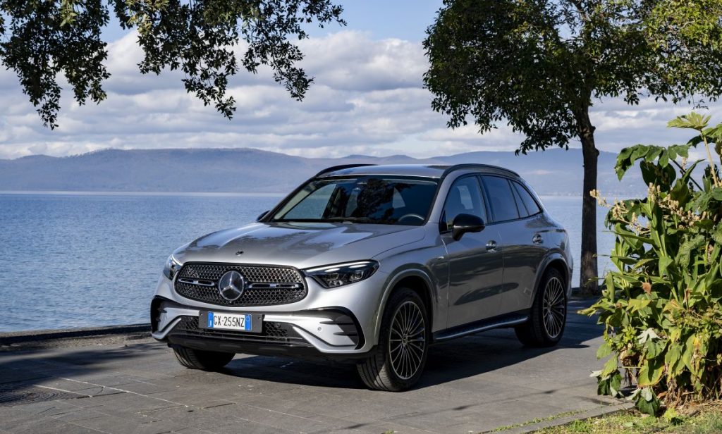 Mercedes-Benz GLC: 100.000 unità vendute in Italia, un traguardo da celebrare!